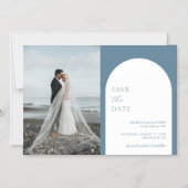 Moderne minimalistische boog stoffig blauw Save th Magnetische Uitnodiging (Voorkant)