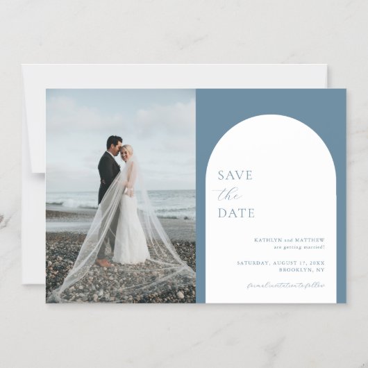 Moderne minimalistische boog stoffig blauw Save th Magnetische Uitnodiging (Voorkant)