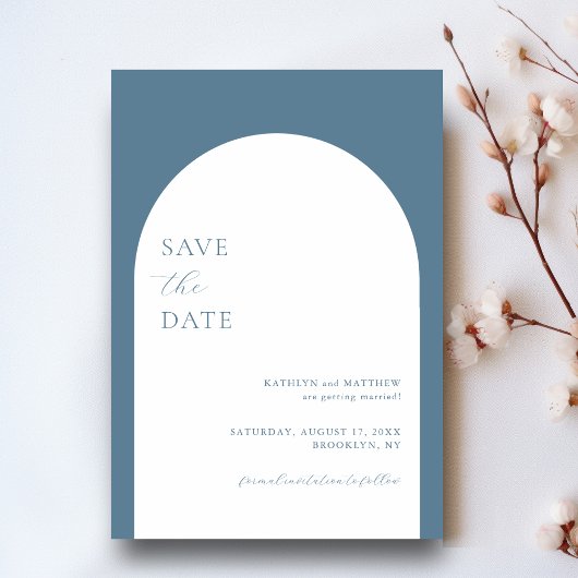 Moderne minimalistische boog stoffige blauwe bruil save the date