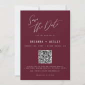 Moderne minimalistische bordeauxrode QR-codefoto Save The Date (Voorkant)