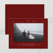 Moderne minimalistische Bourgogne Red bespaart de  Save The Date (Voorkant / Achterkant)