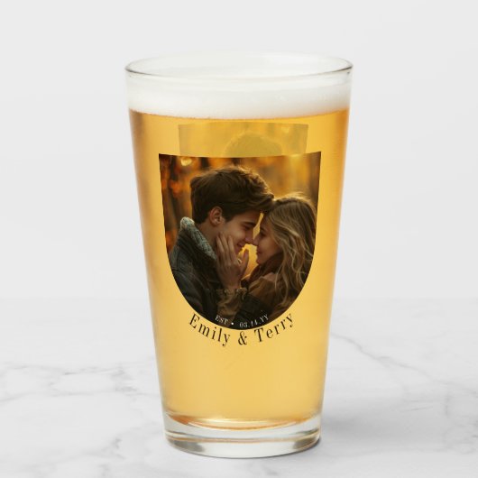 Moderne minimalistische bruid en bruidegom bruilof glas (Voorkant gevuld)