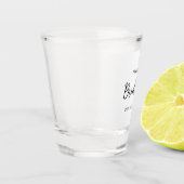 Moderne Minimalistische Bruidsmeisje Script Ontwer Shot Glas (Links)