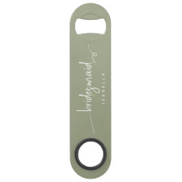 Moderne Minimalistische Bruidsmeisje Script Salie Speed Flessenopener
