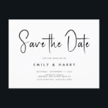 Moderne minimalistische bruiloft bespaart datum aankondigingskaart<br><div class="desc">Een eenvoudige moderne opslagplaats voor de datumkaart. Pas dit minimalistische zwarte en witte ontwerp aan om uw persoonlijke gegevens en boodschap te geven. Functies voor scriptkalligrafie en faux glitter afbeelding background.</div>