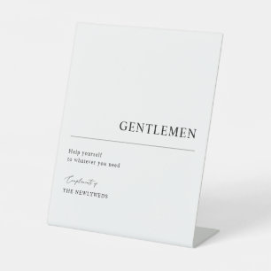 Moderne minimalistische bruiloft heren badkamer reclamebord met voetstuk