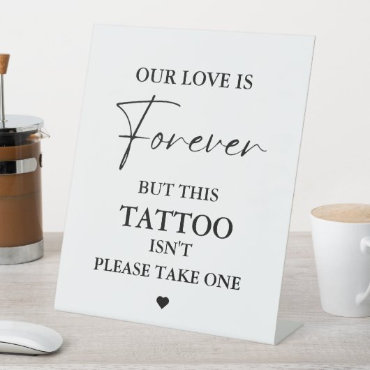 Moderne minimalistische bruiloft Tattoo Party teke Reclamebord Met Voetstuk (Insitu)