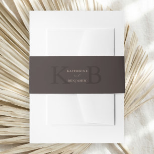 Moderne Minimalistische Bruine Monogram Huwelijk Uitnodigingen Wikkel