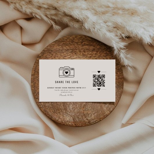 Moderne minimalistische Capture The Love QR-code Informatiekaartje