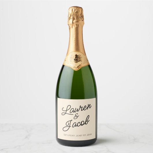 Moderne minimalistische champagne bruiloft sparkling wijnetiket (Voorkant)