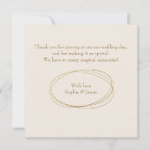 Moderne minimalistische crème goud bloemenbruiloft bedankkaart (Achterkant)