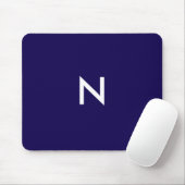 Moderne minimalistische donkerblauwe monogram muismat (Met muis)