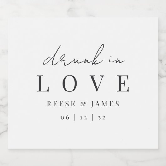 Moderne minimalistische "Drink in liefde" bruiloft Likeurfles Etiket (Enkel label)