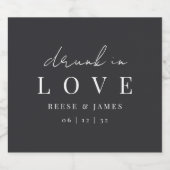 Moderne minimalistische "Drink in liefde" bruiloft Likeurfles Etiket (Enkel label)