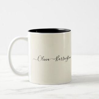 Moderne minimalistische Ecru White Script aangepas Tweekleurige Koffiemok