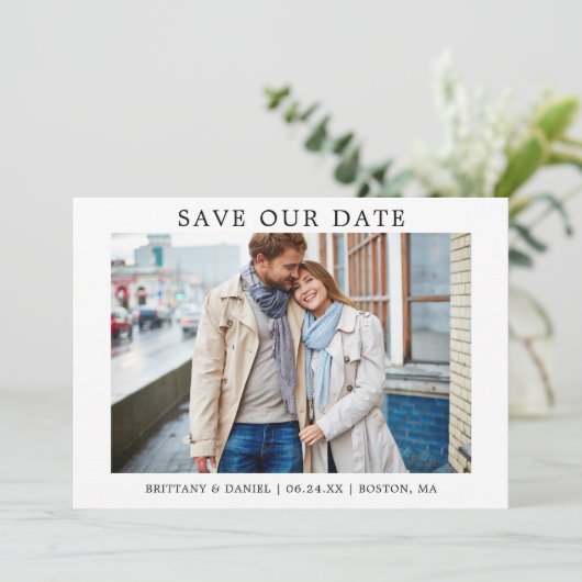 Moderne minimalistische, eenvoudige opslag van onz save the date (Staand voorkant)