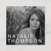 Moderne minimalistische eenvoudige professionele f vierkante visitekaartje (Voorkant)