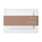 Moderne minimalistische elegante Mocha Mousse brui Uitnodigingen Wikkel (Voorkant Voorbeeld)