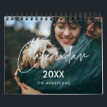 Moderne minimalistische familiefoto 2024 kalender<br><div class="desc">Een moderne fotokalender met een moderne typografie,  aan te passen met uw familie afbeeldingen,  een perfecte manier om het jaar 2024 te beginnen. Volledig aanpasbare tekstkleuren.</div>
