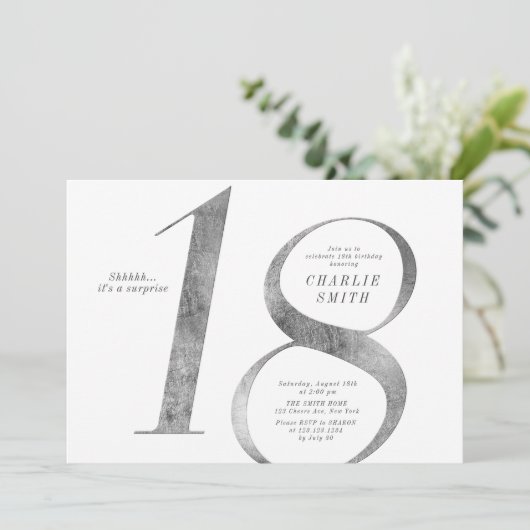 Moderne minimalistische faux zilver 18e verjaardag kaart (Staand voorkant)