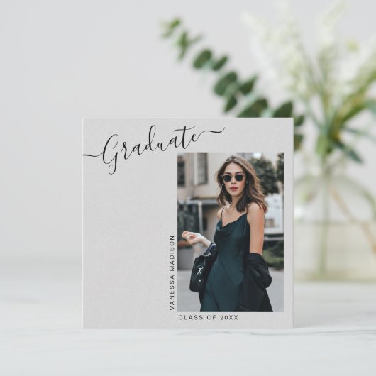 Moderne minimalistische foto 1 | Afstuderen Ann Aankondiging (Staand voorkant)