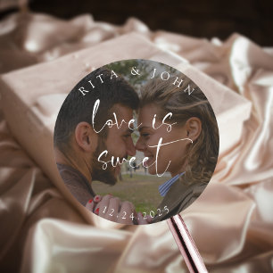 Moderne minimalistische foto bruiloft liefde is zo ronde sticker