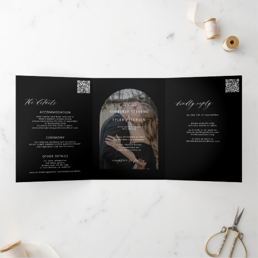 Moderne minimalistische foto bruiloft rsvp details drieluik uitnodiging (Binnen)