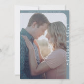 Moderne minimalistische foto bruiloft vet monogram save the date (Achterkant)