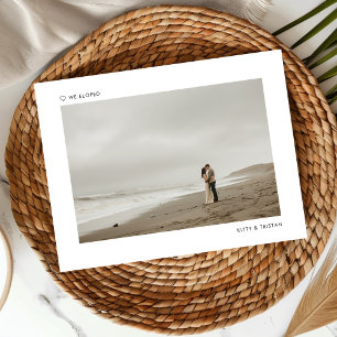 Moderne, minimalistische foto, gewoon gehuwde loti aankondigingskaart