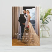 Moderne Minimalistische Foto Huwelijkskaart 'Save  Save The Date (Staand voorkant)