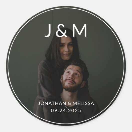 Moderne minimalistische foto Monogram bruiloft Ronde Sticker (Voorkant)