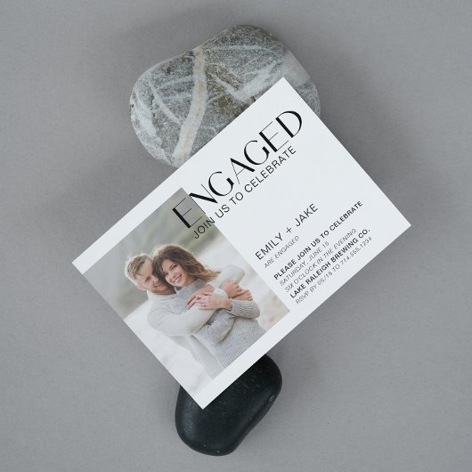 Moderne minimalistische foto zwart-wit Verloving Kaart