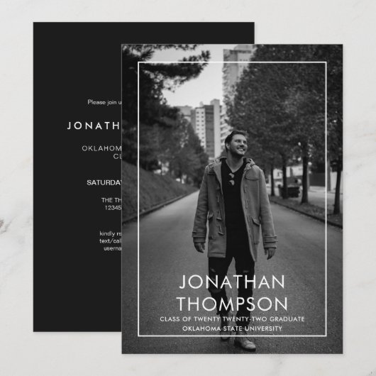 Moderne Minimalistische Foto Zwart Witte Afstudere Kaart (Voorkant / Achterkant)