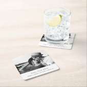 Moderne minimalistische fotobruiloft bespaart datu kartonnen onderzetters (Insitu)