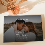 Moderne minimalistische fotobruiloft gastenboek<br><div class="desc">Showcase twee van je favoriete verloving foto's met deze elegante,  minimalistische sjabloon uit het gastenboek met een foto aan beide zijden,  en schone,  moderne typografie. Al tekst is gemakkelijk aan te passen. Dit ontwerp werkt goed met om het even welk kleurenschema.</div>