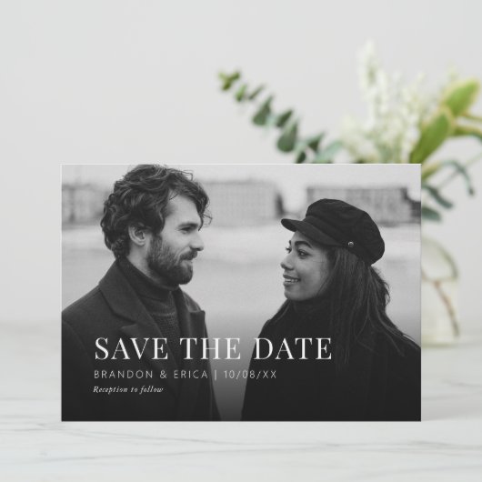Moderne, minimalistische fotobruiloft save the date (Staand voorkant)