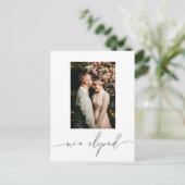 Moderne minimalistische fotokalligrafie aankondigingskaart (Staand voorkant)