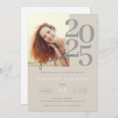 Moderne minimalistische fotoscript afstudeerfeest kaart (Voorkant / Achterkant)