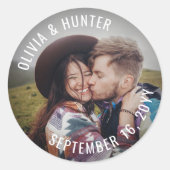 Moderne minimalistische fotoweddenschap Hartelijk  Ronde Sticker (Voorkant)