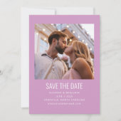 Moderne minimalistische fotoweddenschap Paars Save The Date (Voorkant)