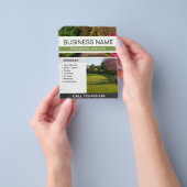 Moderne minimalistische gazon zorg en landschapsar flyer (Hand)