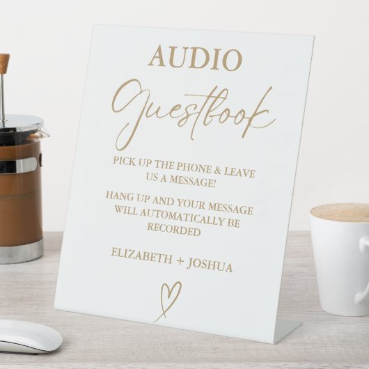 Moderne minimalistische gouden audio gastenboek te reclamebord met voetstuk (Insitu)