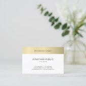 Moderne, minimalistische goudlook-rendy visitekaartje (Staand voorkant)