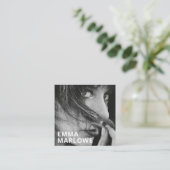 Moderne minimalistische haarstyliste foto vierkante visitekaartje (Staand voorkant)