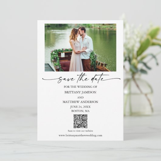 Moderne minimalistische inktpenscript QR-code foto Save The Date (Staand voorkant)