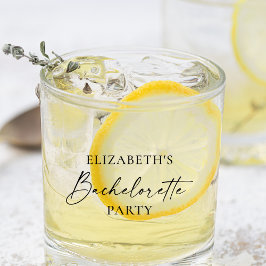 Moderne minimalistische kalligrafie Bachelorette P Whisky Glas