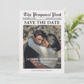 Moderne minimalistische krantenbruiloft bewaart de kaart (Staand voorkant)