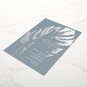 Moderne minimalistische legant monstera lef bruilo folie uitnodiging (Gedraaid)