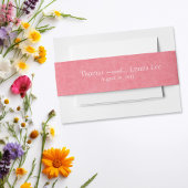 Moderne minimalistische levendige roze witte monog uitnodigingen wikkel