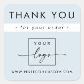 Moderne minimalistische licht stoffige blauw zakel vierkante sticker (Voorkant)